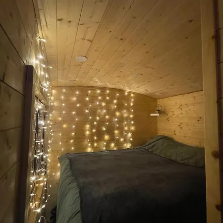 Chalet Chez Celia, Roulotte En Champagne Fleury-la-Riviere