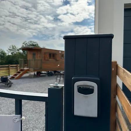 Chalet Chez Celia, Roulotte En Champagne *