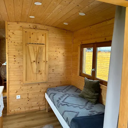 Chez Celia, Roulotte En Champagne Chalet Fleury-la-Riviere