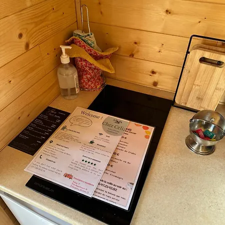 Chalet Chez Celia, Roulotte En Champagne